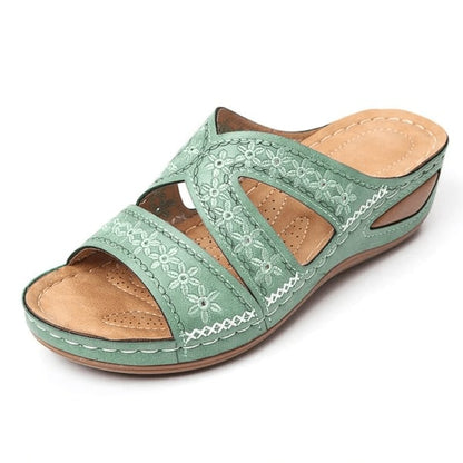 High-quality Orthopaedic Slip-on Sandals With A Thick Platform