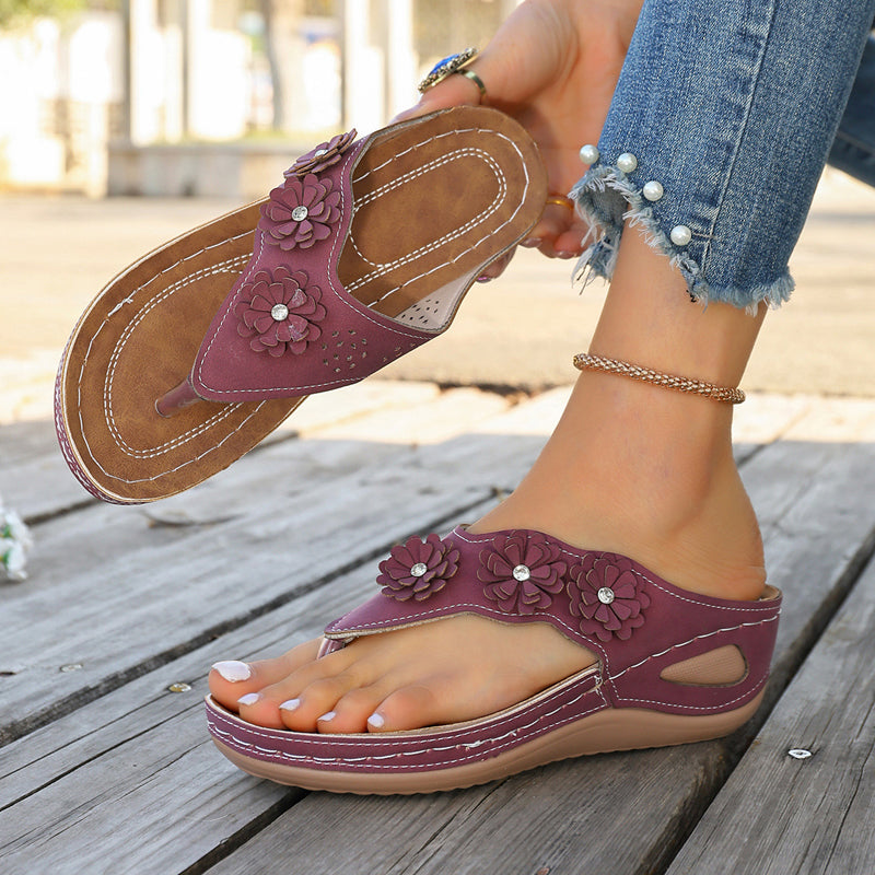 🌸 Women's Floral Wedge Thong Sandals – Floral Accents, Cushioned Arch Support & Non-Slip Outsole ✨